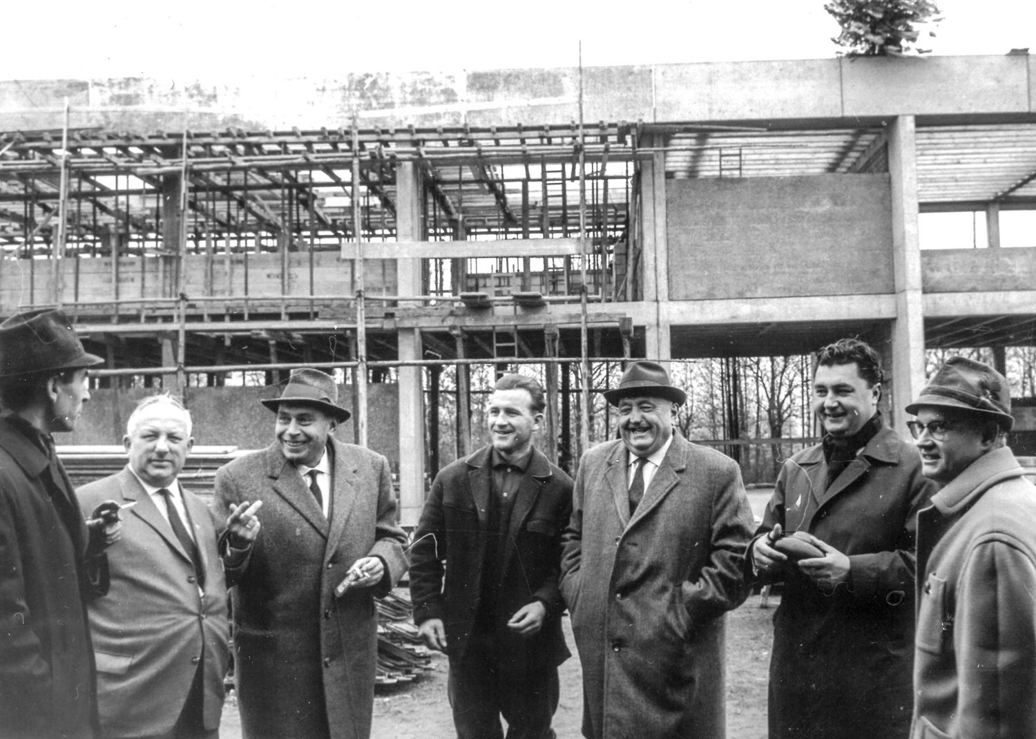 Richtfest Schule Ditelbrunn, mittig Wilhelm Siebenson, Adolf Gessner Polier, Willy Siebenson